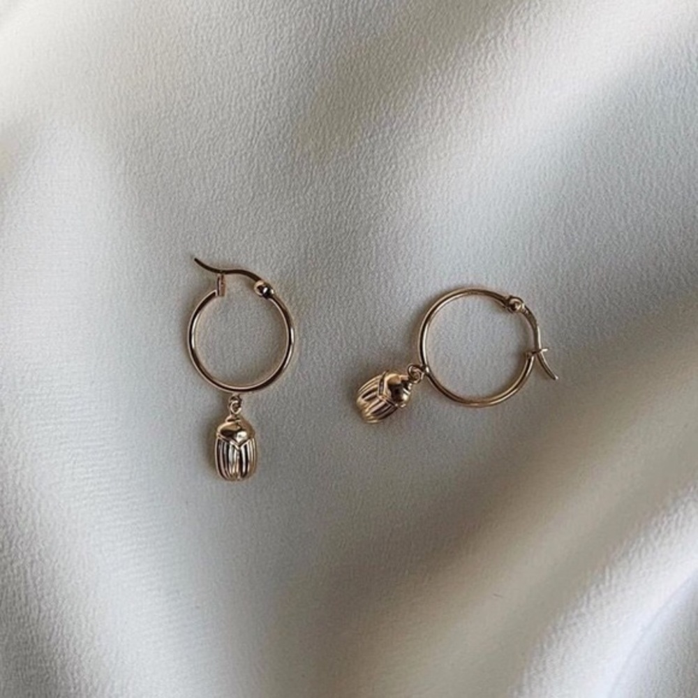 Mejuri Scarab Gold Hoop Earrings